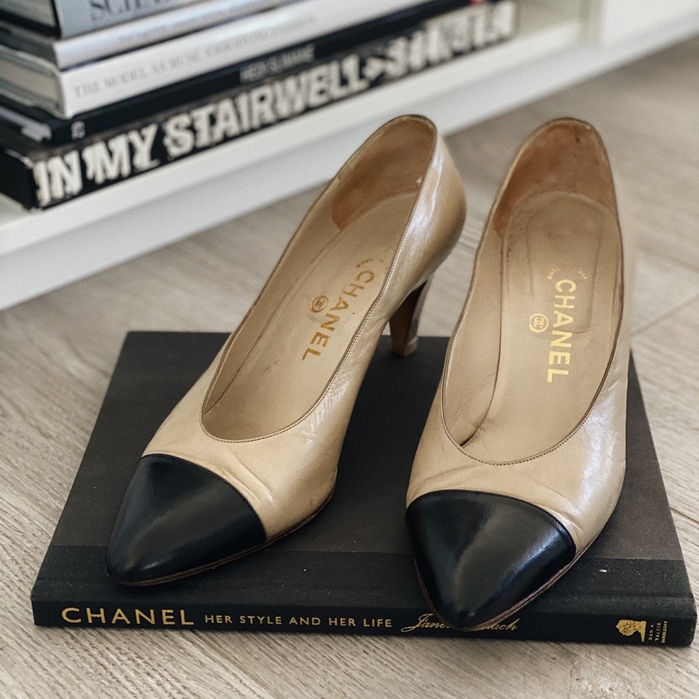 Vintage Chanel Taupe Leather Cap Toe Heels Size 39